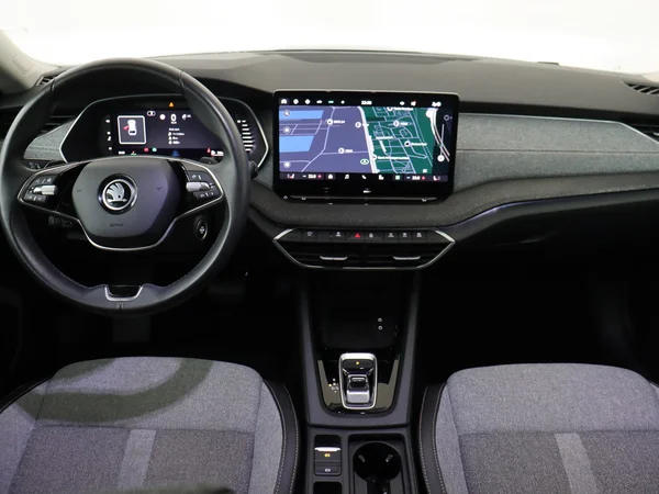 SKODA Octavia Combi (2024) — foto 16 van 19
