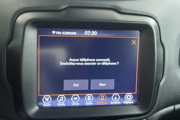 Jeep Renegade (2023) — foto 13 van 30