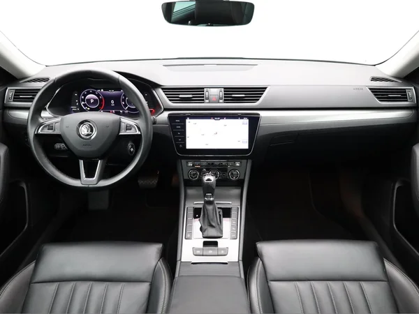 SKODA Superb Combi (2019) — foto 22 van 23