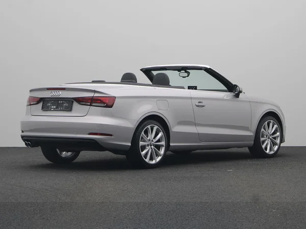 AUDI A3 Cabriolet (2015) — foto 12 van 21