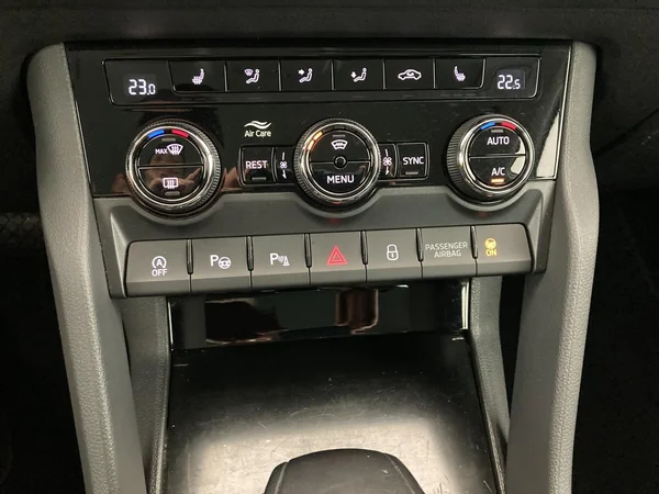 SKODA Kodiaq (2022) — foto 19 van 36