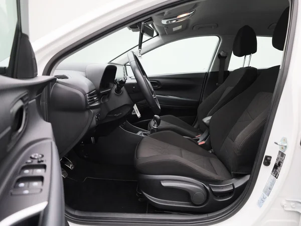 Hyundai Bayon (2023) — foto 3 van 37