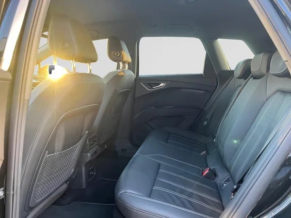 AUDI Q4 e-tron (2022) — foto 15 van 17