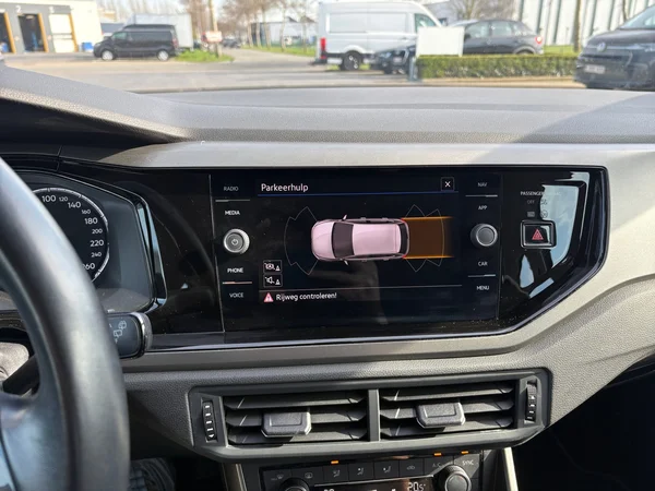 VOLKSWAGEN Polo (2021) — foto 6 van 20