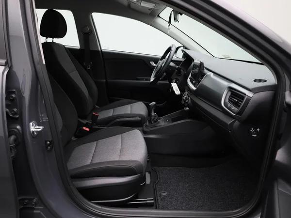 Kia Stonic (2023) — foto 25 van 35