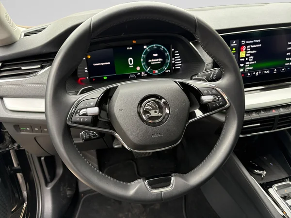 SKODA Octavia Combi (2024) — foto 8 van 24