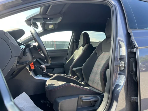 VOLKSWAGEN Polo GTI (2024) — foto 3 van 24
