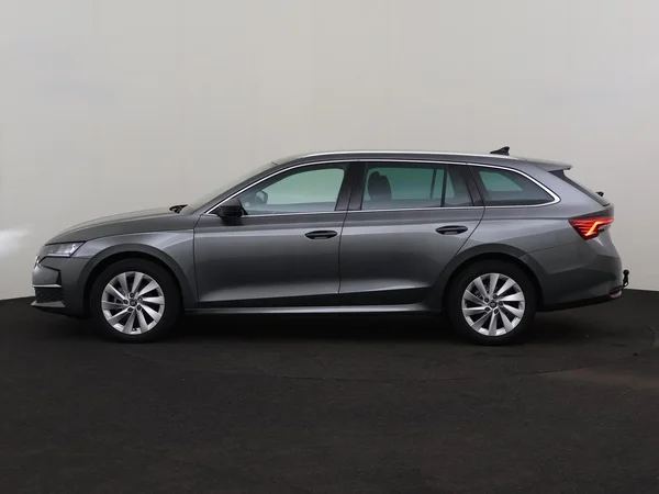 SKODA Octavia Combi (2025) — foto 15 van 21