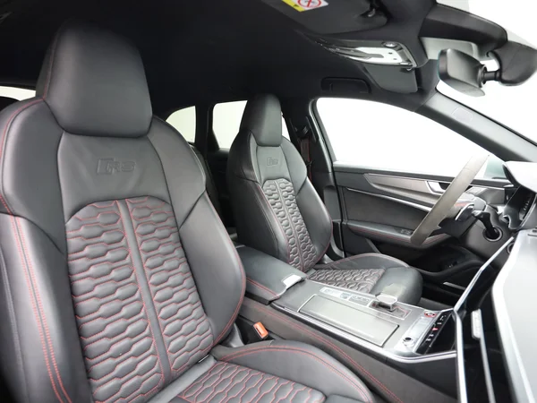 AUDI RS6 Avant (2022) — foto 18 van 19