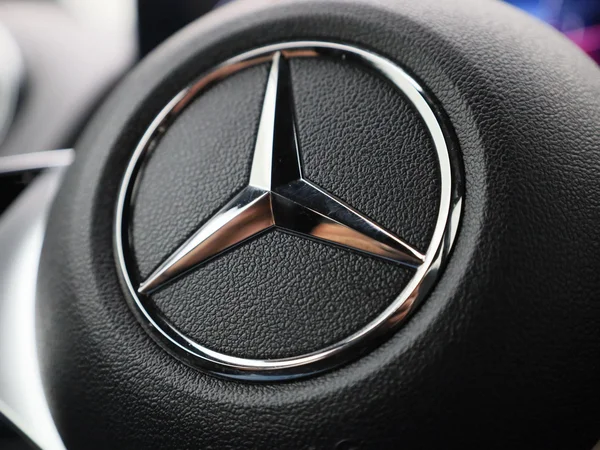 Mercedes-Benz GLB (2025) — foto 29 van 45