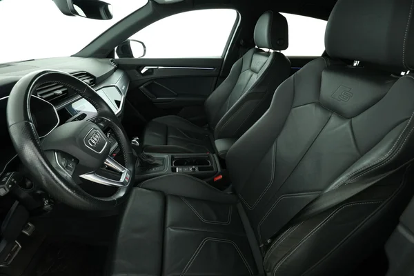Audi Q3 (2021) — foto 16 van 16