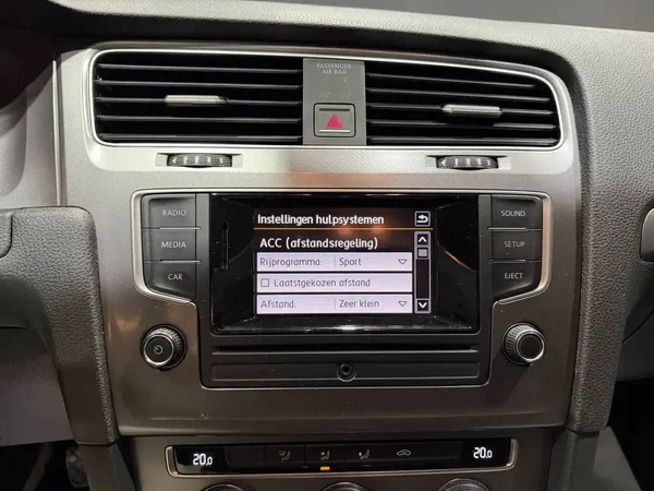 Volkswagen Golf (2016) — foto 4 van 21