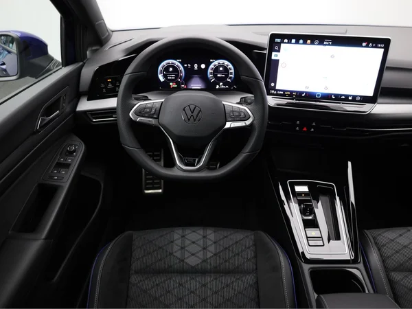 VOLKSWAGEN Golf VIII (2024) — foto 4 van 20