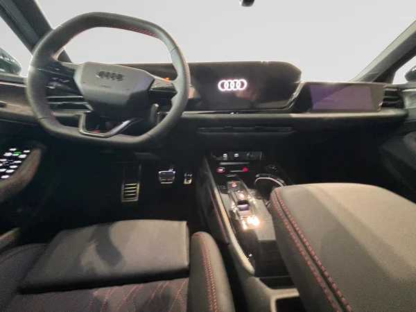 AUDI A5 e-hybrid (PHEV) (2026) — foto 2 van 24