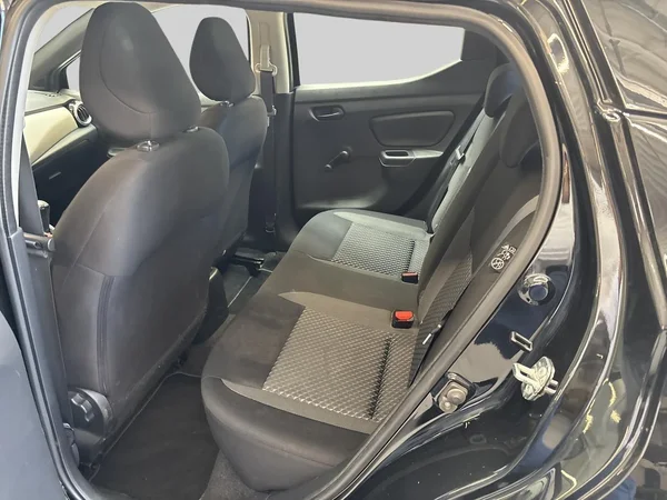 Nissan Micra (2018) — foto 6 van 18