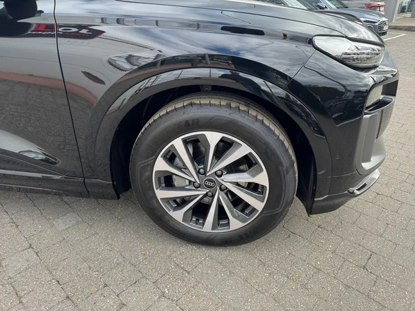 AUDI Q6 e-tron (2025) — foto 17 van 24