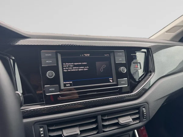 VOLKSWAGEN Taigo (2024) — foto 12 van 15