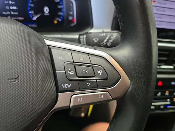 VOLKSWAGEN T-Roc (2022) — foto 7 van 29
