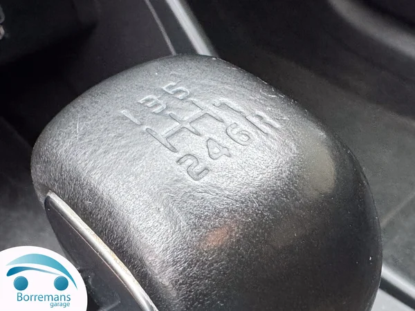 Volvo XC-40 (2022) — foto 28 van 40