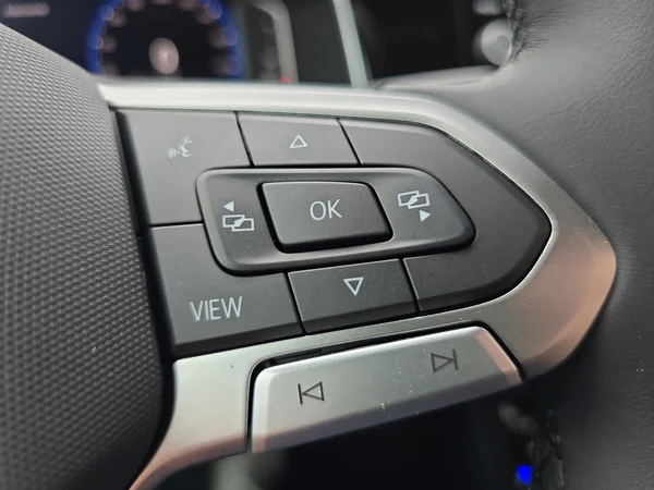 VOLKSWAGEN Polo (2024) — foto 15 van 32