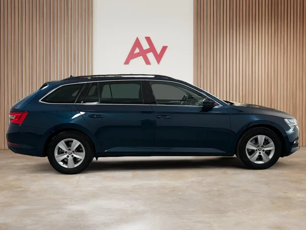 Skoda Superb (2022) — foto 25 van 30