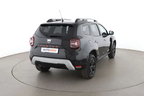 Dacia Duster (2022) — foto 12 van 16