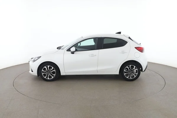 Mazda 2 (2017) — foto 9 van 16