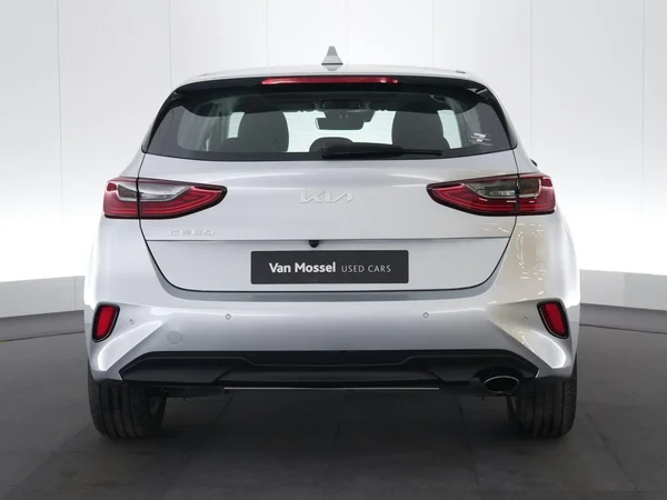 Kia cee'd (2024) — foto 18 van 22