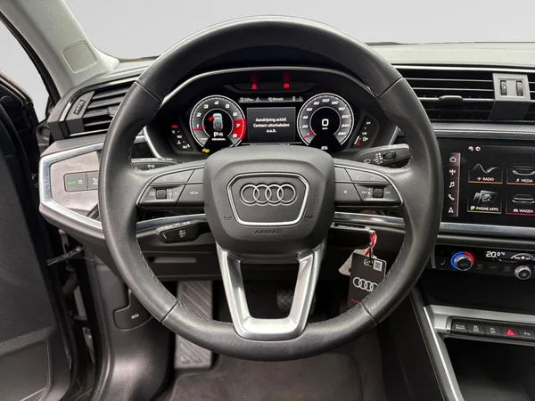 AUDI Q3 Sportback (2024) — foto 2 van 21