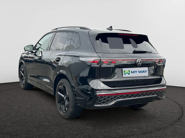 VOLKSWAGEN Tiguan (2024) — foto 7 van 14
