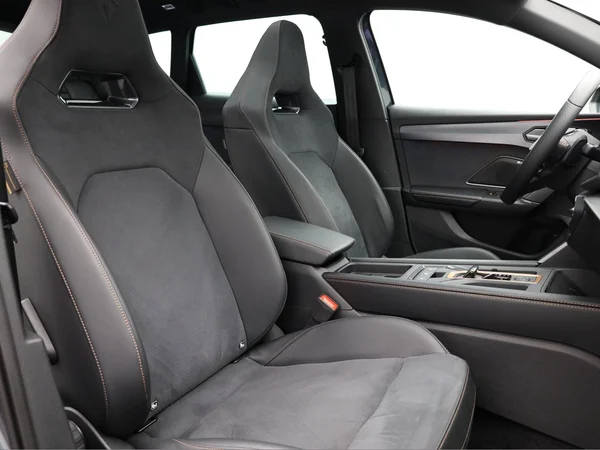 CUPRA Leon SW (2024) — foto 22 van 27