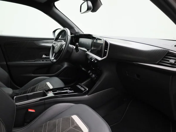 Opel Mokka-e (2022) — foto 25 van 36