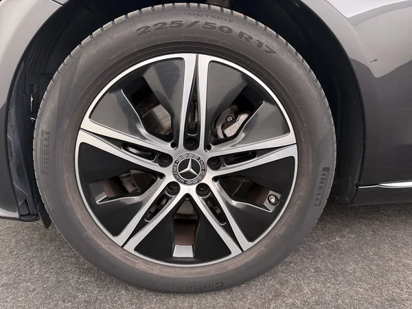 MERCEDES C 180 (2020) — foto 7 van 24