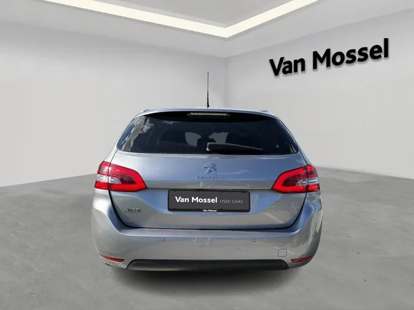 Peugeot 308 (2019) — foto 12 van 18