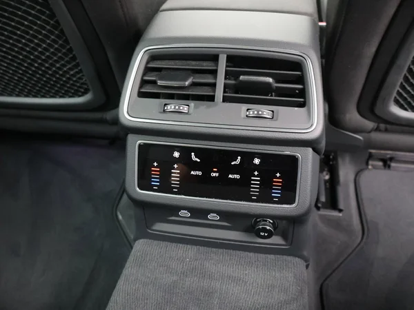 AUDI A6 Avant PHEV (2025) — foto 14 van 27