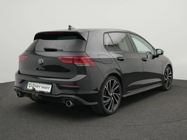 VOLKSWAGEN Golf VIII GTI (2021) — foto 12 van 31