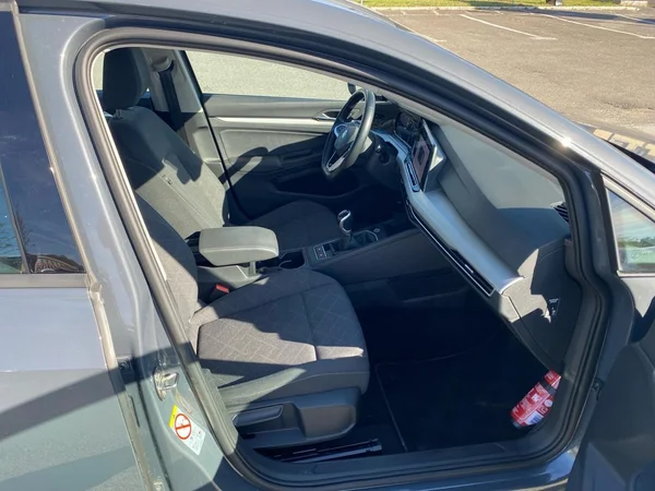 VOLKSWAGEN Golf VIII (2023) — foto 3 van 9