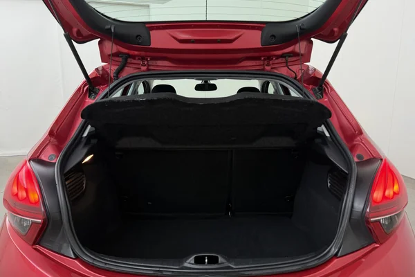 Peugeot 208 (2018) — foto 19 van 23