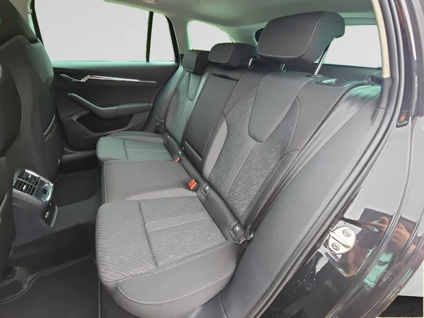 SKODA Octavia Combi (2024) — foto 19 van 24