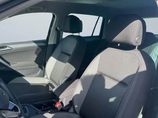 VOLKSWAGEN Tiguan Dsl (2022) — foto 2 van 31