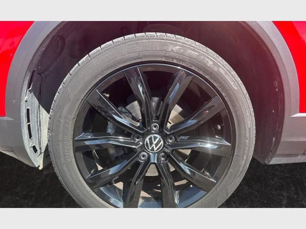Volkswagen T-Roc (2021) — foto 22 van 29