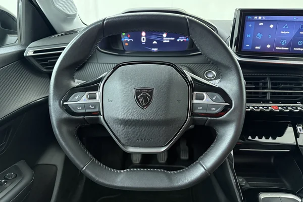 Peugeot 208 (2024) — foto 2 van 18