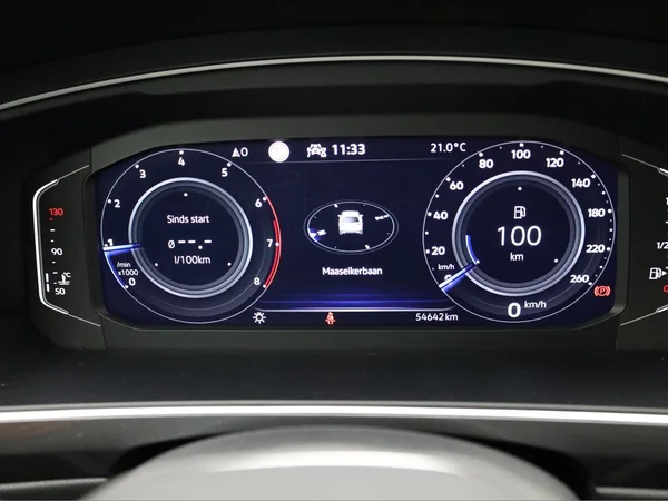 VOLKSWAGEN Tiguan (2022) — foto 14 van 22