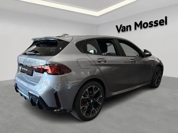 BMW 1 Reeks (2025) — foto 14 van 19