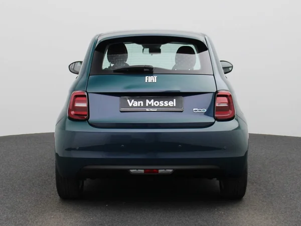 Fiat 500e (2022) — foto 33 van 36