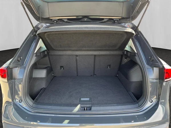 VOLKSWAGEN Tiguan (2025) — foto 18 van 21