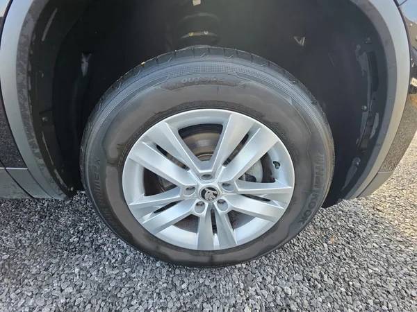SKODA Kodiaq (2023) — foto 17 van 24