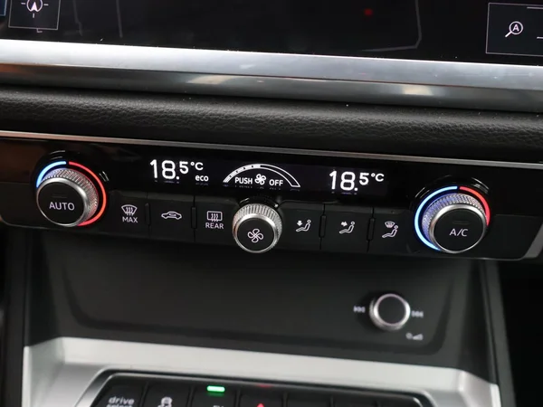 AUDI Q3 PHEV (2024) — foto 11 van 27