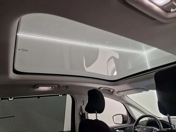 Ford S-Max (2017) — foto 12 van 16