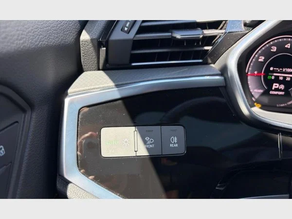 Audi Q3 Sportback (2024) — foto 15 van 26